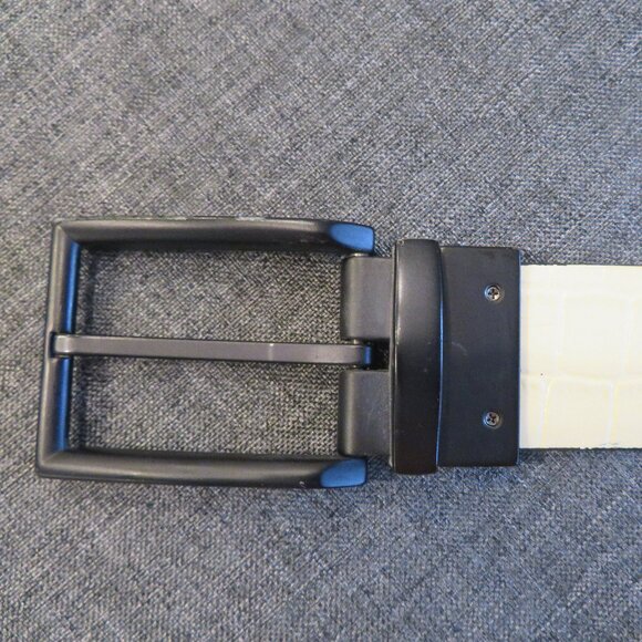 ROBERT GRAHAM Reversible Black/White Leather Belt. Size 40. - Picture 5 of 5